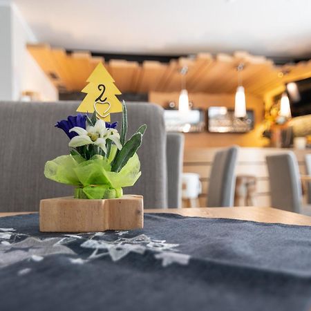 Aparthotel Dolomites Living&Relax Commezzadura Eksteriør bilde