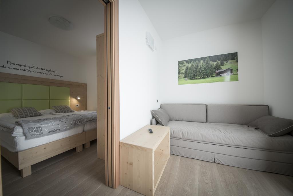 Aparthotel Dolomites Living&Relax Commezzadura Rom bilde