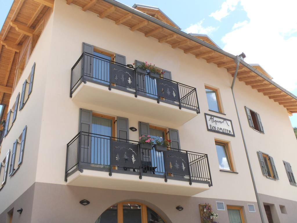 Aparthotel Dolomites Living&Relax Commezzadura Eksteriør bilde