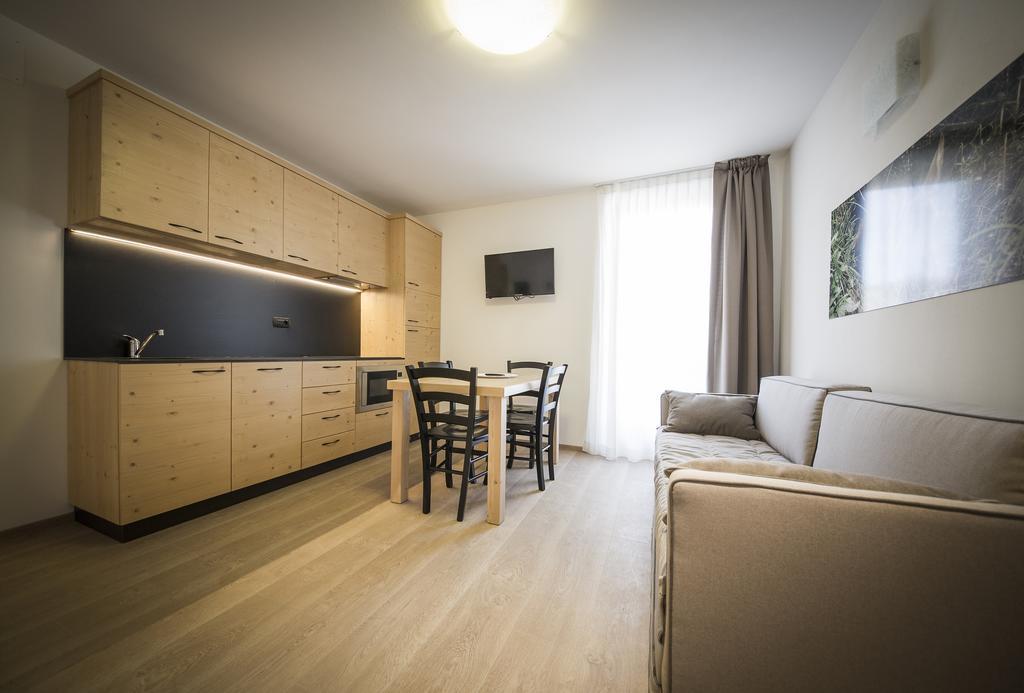 Aparthotel Dolomites Living&Relax Commezzadura Rom bilde
