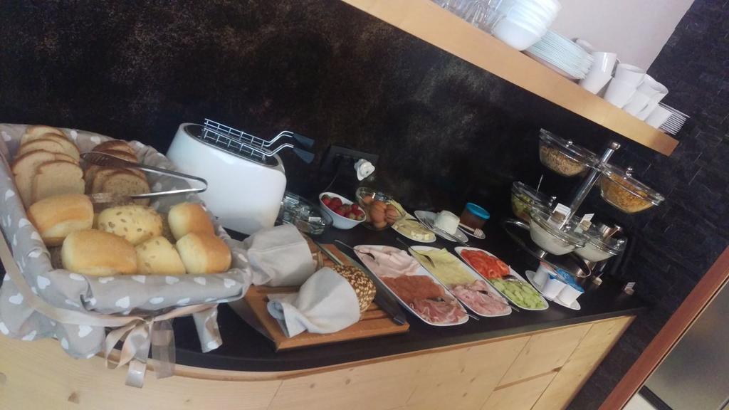 Aparthotel Dolomites Living&Relax Commezzadura Eksteriør bilde