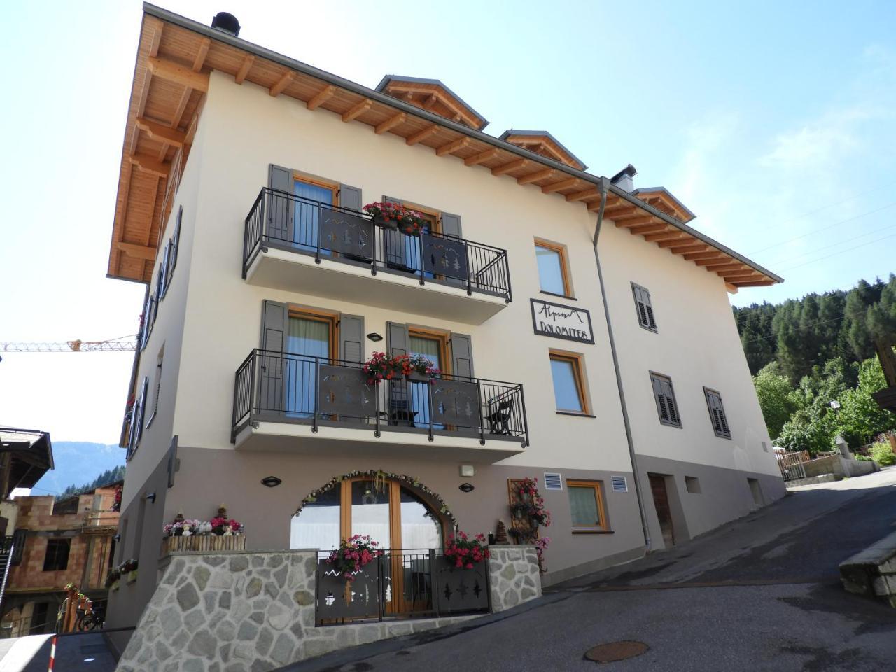 Aparthotel Dolomites Living&Relax Commezzadura Eksteriør bilde