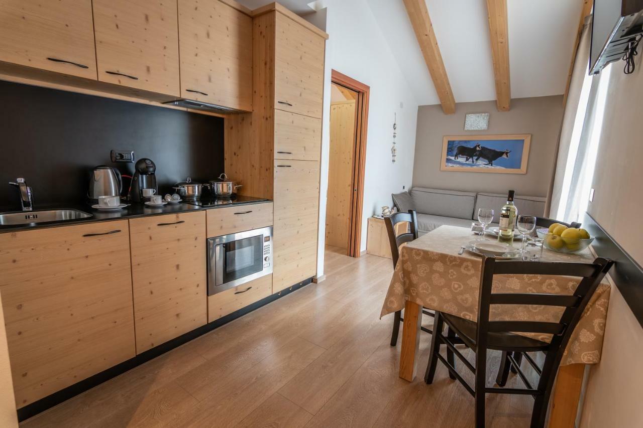 Aparthotel Dolomites Living&Relax Commezzadura Eksteriør bilde